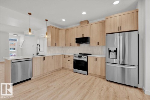 1309 Keswick Drive, Edmonton, AB - Indoor Photo Showing Kitchen