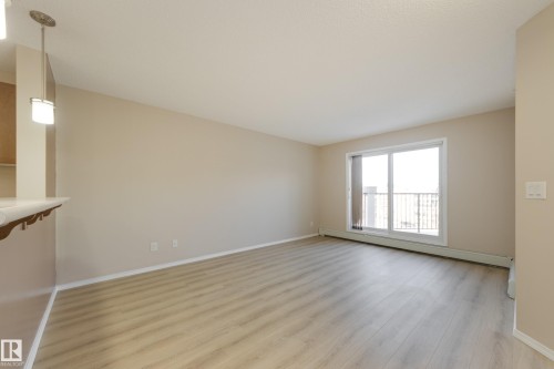 404 6070 Schonsee Way, Edmonton, AB - Indoor Photo Showing Other Room