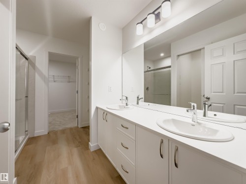 22940 82 Avenue, Edmonton, AB - Indoor Photo Showing Bathroom