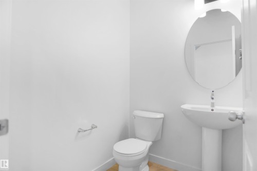 22932 82 Avenue, Edmonton, AB - Indoor Photo Showing Bathroom