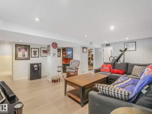 7653 91 Avenue, Edmonton, AB - Indoor