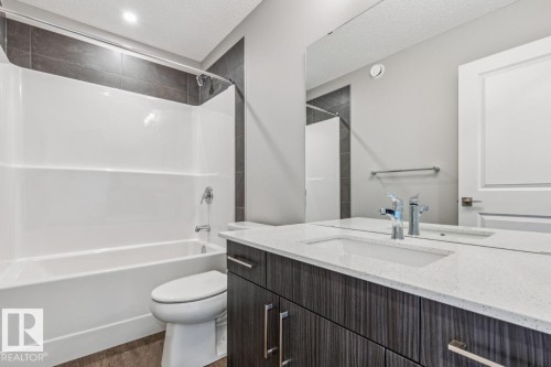 306 Hawthorn Way, Leduc, AB - Indoor Photo Showing Bathroom