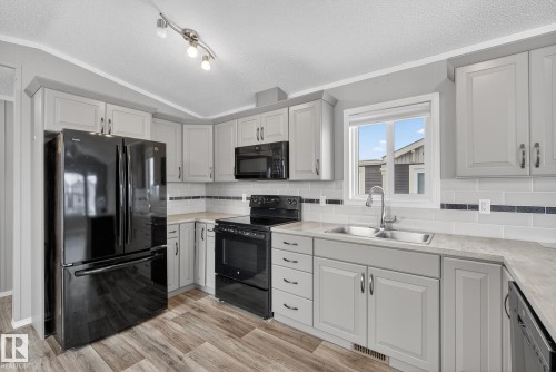 18 Aspen Avenue  Morinville, AB T8R 2P7