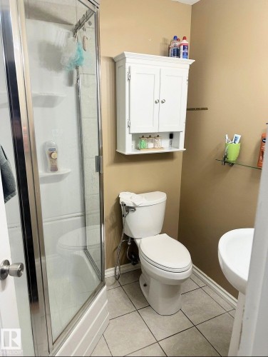 1750 Tomlinson Common, Edmonton, AB - Indoor Photo Showing Bathroom