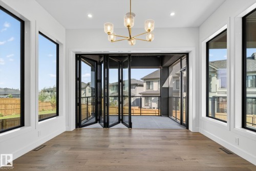 4706 Knight Close, Edmonton, AB - Indoor Photo Showing Other Room