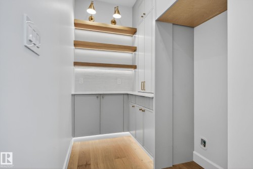 4706 Knight Close, Edmonton, AB - Indoor