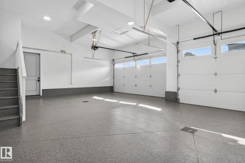 4706 Knight Close, Edmonton, AB - Indoor Photo Showing Garage