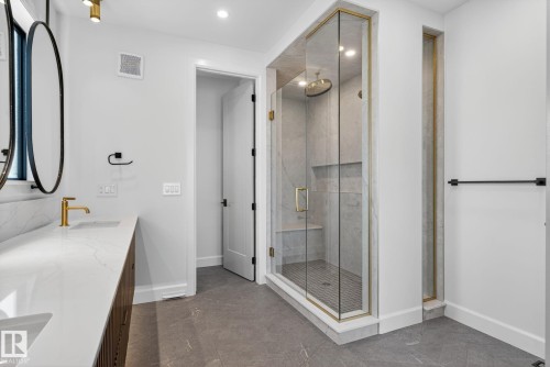 4706 Knight Close, Edmonton, AB - Indoor Photo Showing Bathroom