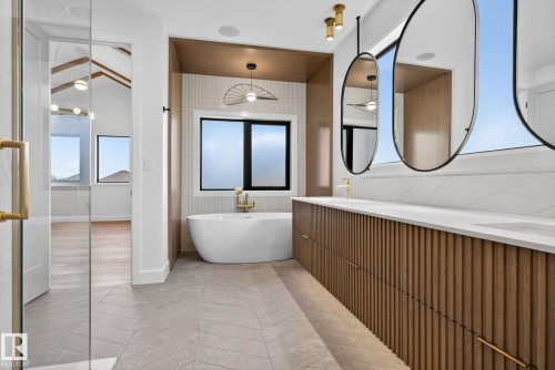 4706 Knight Close, Edmonton, AB - Indoor Photo Showing Bathroom