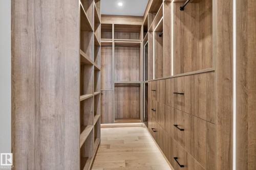 4706 Knight Close, Edmonton, AB - Indoor Photo Showing Other Room