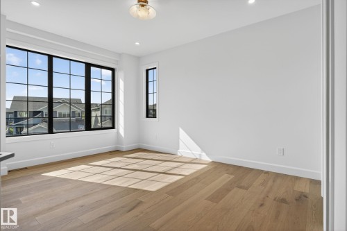 4706 Knight Close, Edmonton, AB - Indoor Photo Showing Other Room