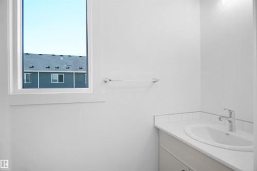 54 525 Secord Boulevard, Edmonton, AB - Indoor Photo Showing Bathroom