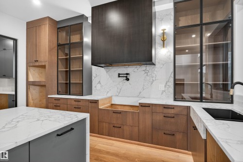 4712 Knight Close, Edmonton, AB - Indoor Photo Showing Kitchen