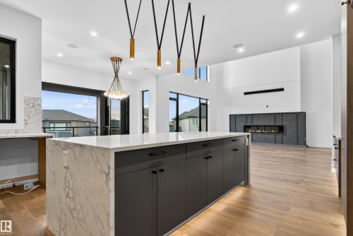 4712 Knight Close, Edmonton, AB - Indoor