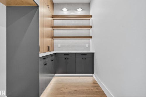 4712 Knight Close, Edmonton, AB - Indoor Photo Showing Other Room