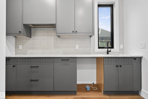 4712 Knight Close, Edmonton, AB - Indoor