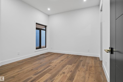 4712 Knight Close, Edmonton, AB - Indoor Photo Showing Other Room