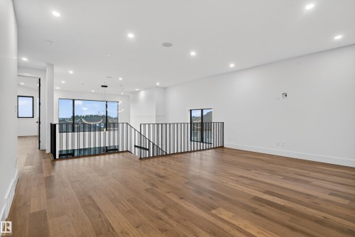 4712 Knight Close, Edmonton, AB - Indoor Photo Showing Other Room