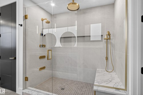 4712 Knight Close, Edmonton, AB - Indoor Photo Showing Bathroom