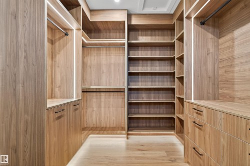 4712 Knight Close, Edmonton, AB - Indoor