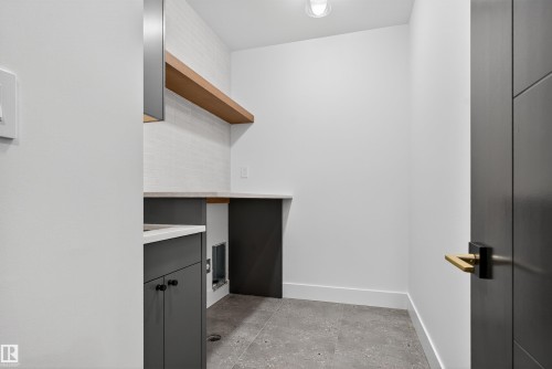 4712 Knight Close, Edmonton, AB - Indoor