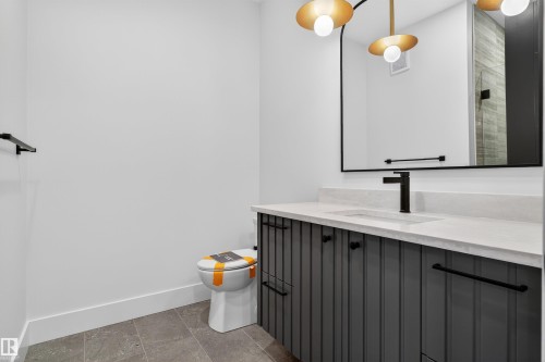 4712 Knight Close, Edmonton, AB - Indoor Photo Showing Bathroom