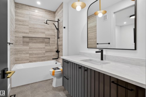 4712 Knight Close, Edmonton, AB - Indoor Photo Showing Bathroom