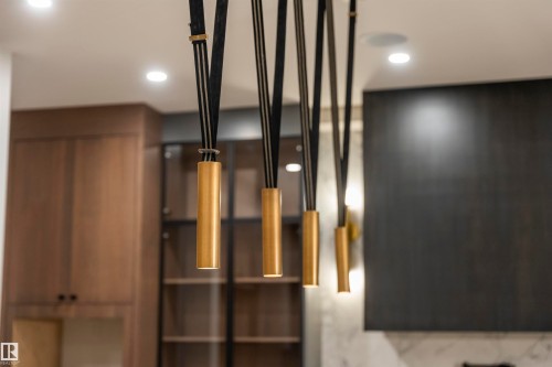 4712 Knight Close, Edmonton, AB - Indoor Photo Showing Other Room