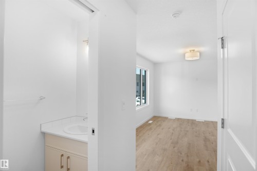 53 525 Secord Boulevard, Edmonton, AB - Indoor