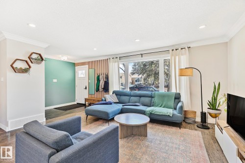 7720 158 Street, Edmonton, AB - Indoor Photo Showing Living Room