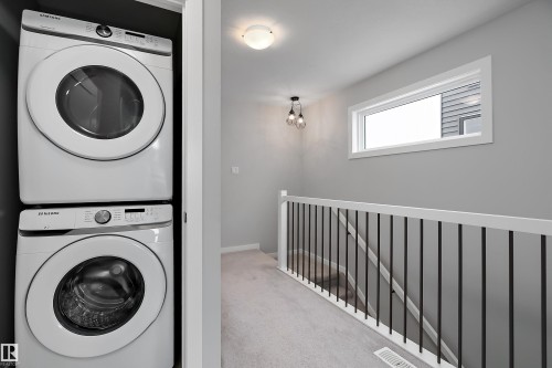 1758 Keene Crescent, Edmonton, AB - Indoor Photo Showing Laundry Room