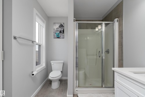 1758 Keene Crescent, Edmonton, AB - Indoor Photo Showing Bathroom
