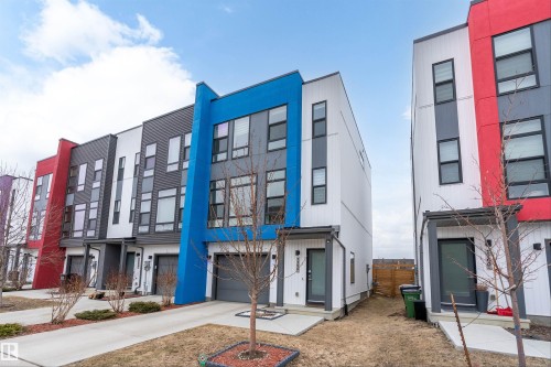 1758 Keene Crescent, Edmonton, AB - Outdoor With Facade
