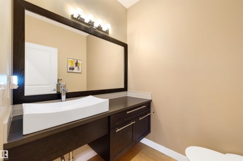 6011 Maynard Way, Edmonton, AB - Indoor Photo Showing Bathroom