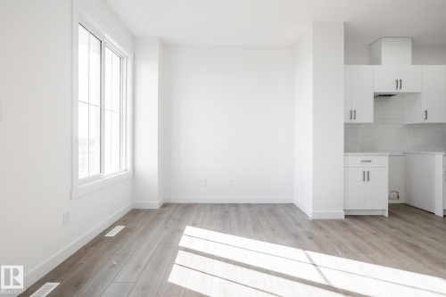 29 7110 Keswick Common, Edmonton, AB - Indoor