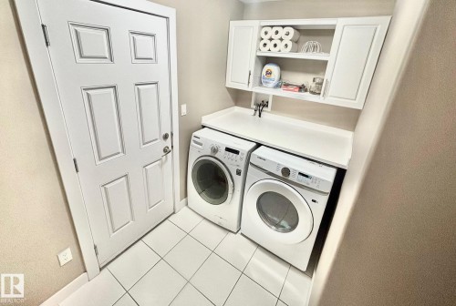 3885 Gallinger Loop, Edmonton, AB - Indoor Photo Showing Laundry Room