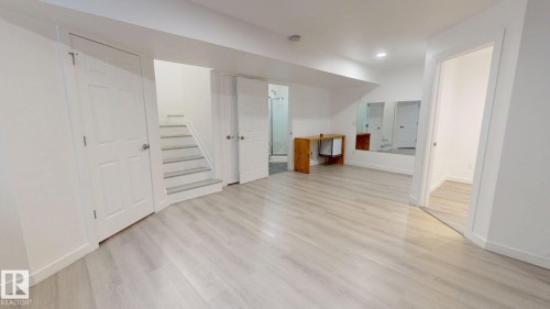 3885 Gallinger Loop, Edmonton, AB - Indoor Photo Showing Other Room