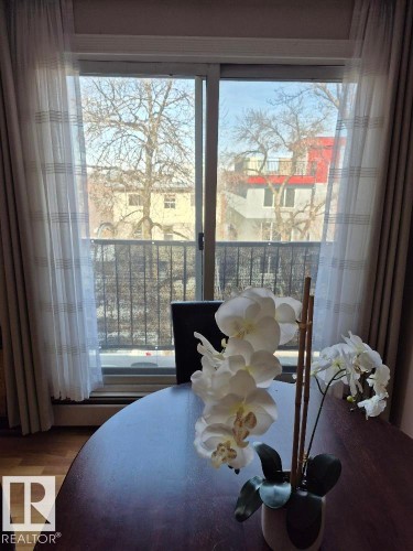 402 9323 105 Ave, Edmonton, AB - Indoor Photo Showing Bedroom