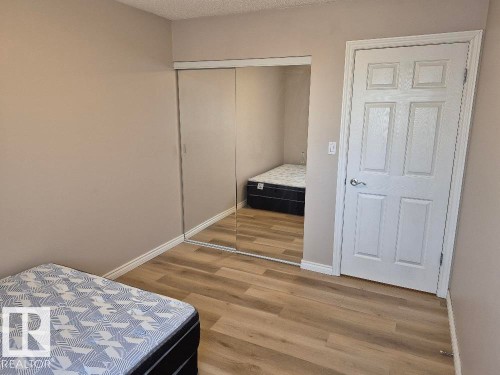 402 9323 105 Ave, Edmonton, AB - Indoor Photo Showing Bedroom