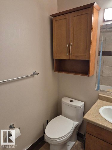 402 9323 105 Ave, Edmonton, AB - Indoor Photo Showing Bathroom