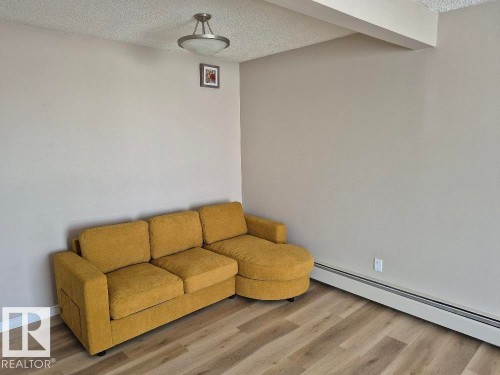 402 9323 105 Ave, Edmonton, AB - Indoor