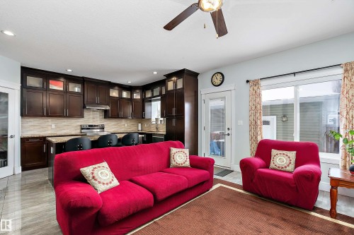 598 Tamarack Road, Edmonton, AB - Indoor Photo Showing Living Room