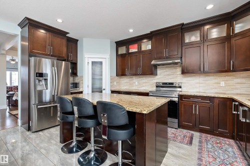 598 Tamarack Road, Edmonton, AB - Indoor Photo Showing Kitchen With Upgraded Kitchen
