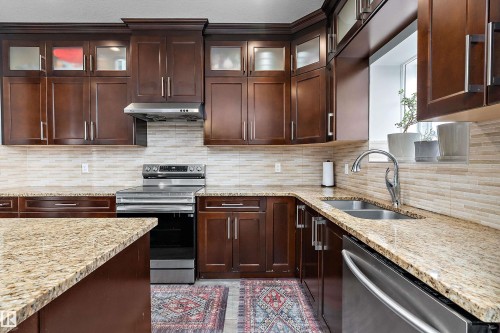 598 Tamarack Road, Edmonton, AB - Indoor Photo Showing Kitchen With Double Sink With Upgraded Kitchen