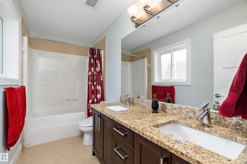 598 Tamarack Road, Edmonton, AB - Indoor Photo Showing Bathroom