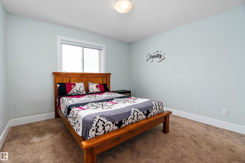 598 Tamarack Road, Edmonton, AB - Indoor Photo Showing Bedroom