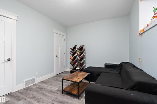 598 Tamarack Road, Edmonton, AB - Indoor