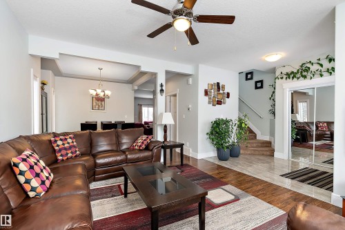 598 Tamarack Road, Edmonton, AB - Indoor Photo Showing Living Room
