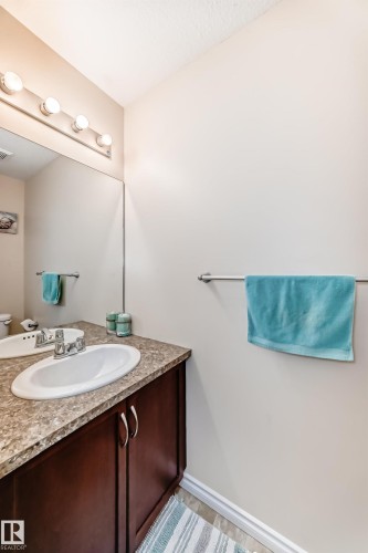 6003 48 Avenue, Beaumont, AB - Indoor Photo Showing Bathroom