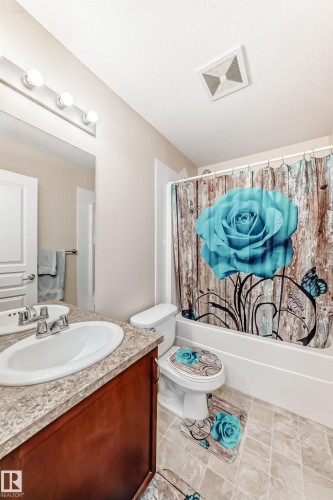 6003 48 Avenue, Beaumont, AB - Indoor Photo Showing Bathroom